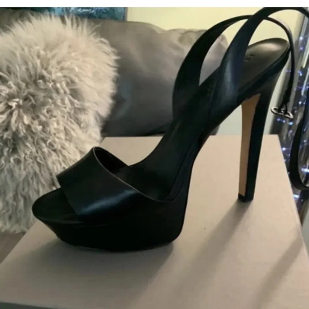 Platform sandal - Picture 2 of 7